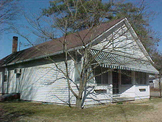 Building photograph for 432 LIME ROCK ROAD